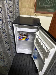 LIKE NEW MINI DAWLANCE FRIDGE