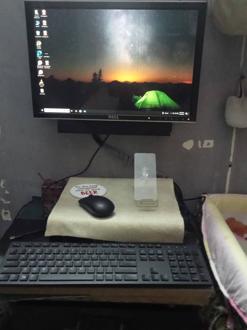 Mini cpu system CORE I7 4th generation with 21 inch LCD 15