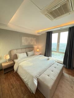 Luxurious 1 bedroom apartment available in Goldcrest on daily basis
