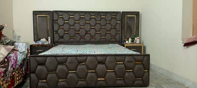 Queen side bed. 2 Side tables+ mattress