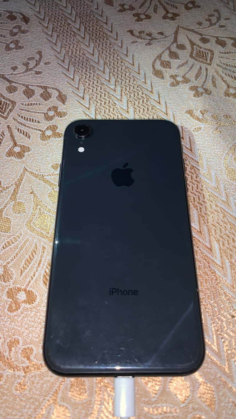 iPhone XR 1