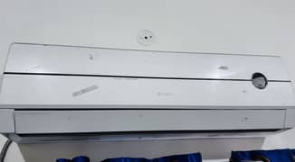 Gree ac mint condition.