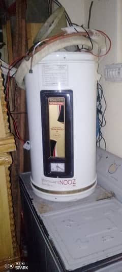 BRAND new Geyser in excellent Condition
