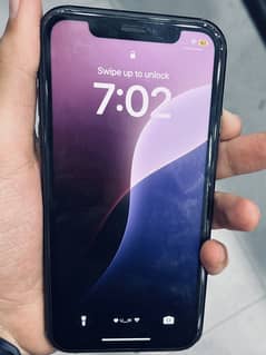 Iphone xr 64gb batry health 84% all okay phone