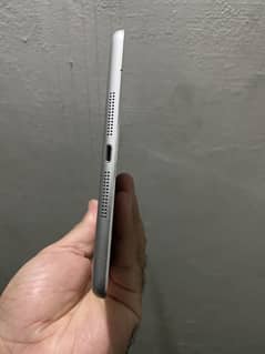 Ipad mini 2.16gb ios 12.5. 7