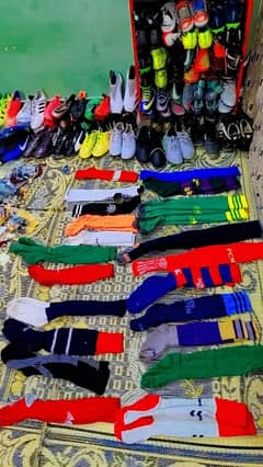 slightly used football shoes