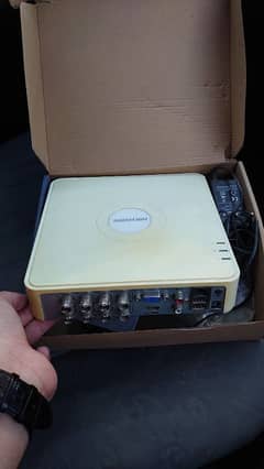 Hik vision dvr 8 channel 500 GB with 4 hik vision cameras