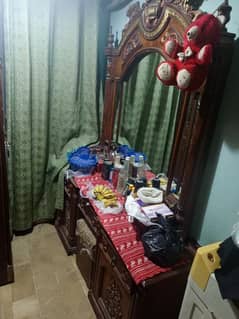 dressing table