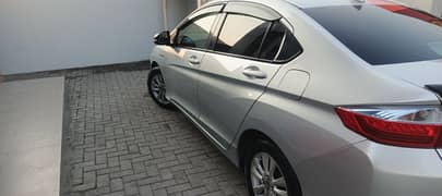 Honda Grace Hybrid 2015 for sale/ Full Option