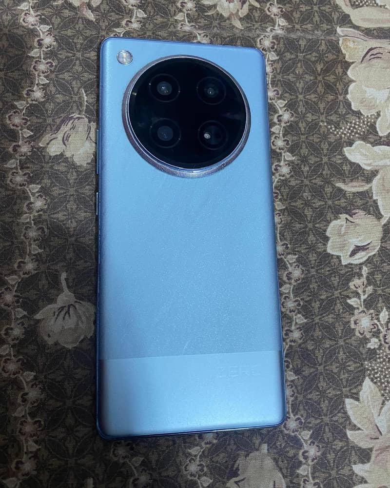NO EXCHANGE infinix zero 40 10/10 read full add then msg 2