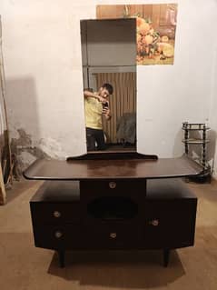 Purani Lakri ki Dressing Table – 25 Saal Purani, Khalis Lakri