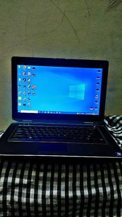 co i7 dell    03257611590 watsapp