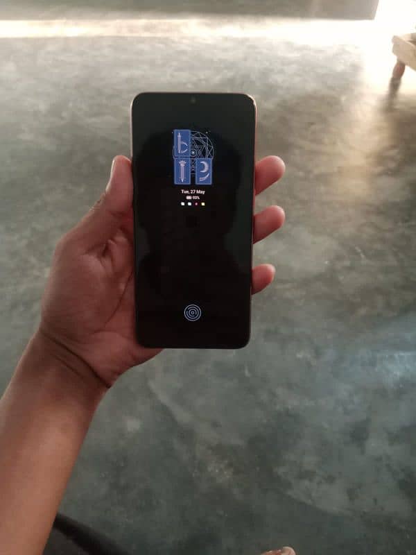 8,gb ram and 256 memory and octa core g91 processor with box charger 1