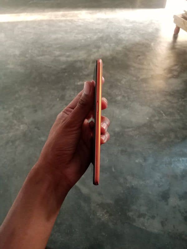 8,gb ram and 256 memory and octa core g91 processor with box charger 3