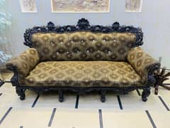 Chinioti 5 seater sofa set.