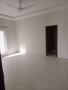 I-8/4 Upper Portion Sized 1 Kanal Is Available
