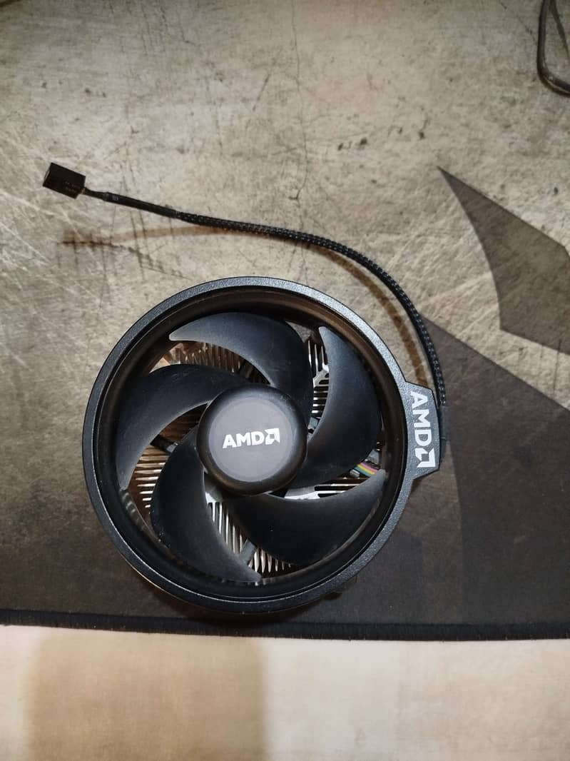 AMD CPU cooler 10/10 condition with box 0