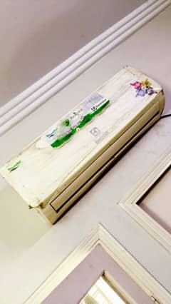 Electrolux Ac 1 ton In Good Condition