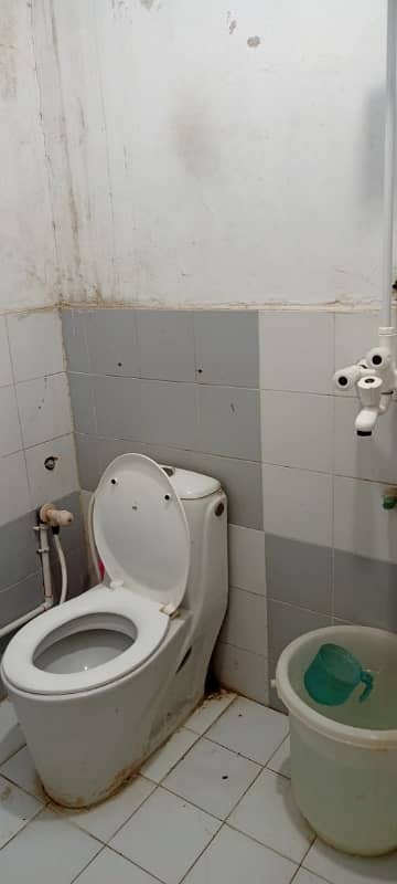 Flat For Sale Situated In Gulshan-E-Iqbal - Block 10-A 1