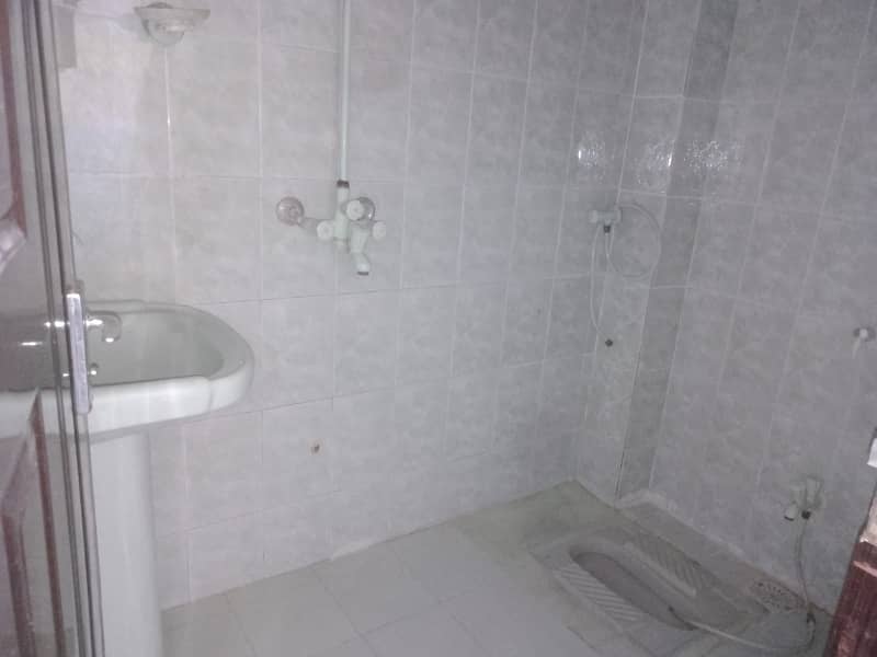 West Open 900 Square Feet Flat For Sale Is Available In Gulshan-E-Iqbal - Block 6 8