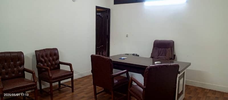 Office Of 400 Square Yards Available For rent In Gulshan-e-Iqbal - Block 5 3