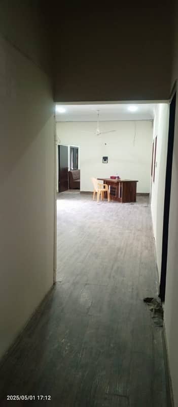 Office Of 400 Square Yards Available For rent In Gulshan-e-Iqbal - Block 5 5