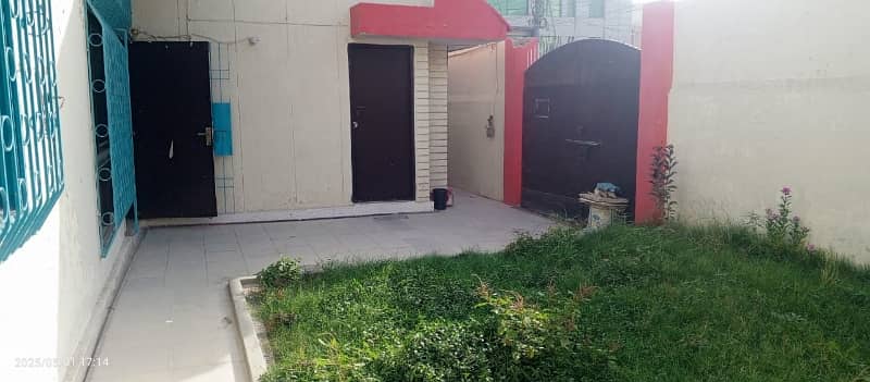 Office Of 400 Square Yards Available For rent In Gulshan-e-Iqbal - Block 5 9