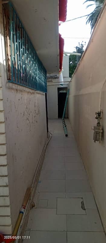 Office Of 400 Square Yards Available For rent In Gulshan-e-Iqbal - Block 5 11