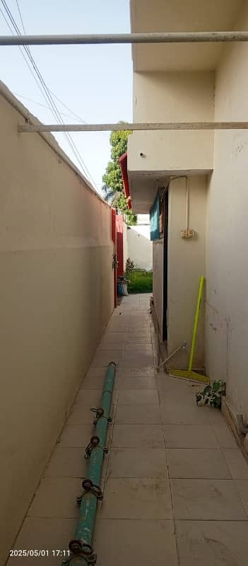 Office Of 400 Square Yards Available For rent In Gulshan-e-Iqbal - Block 5 13