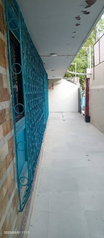 Office Of 400 Square Yards Available For rent In Gulshan-e-Iqbal - Block 5 15