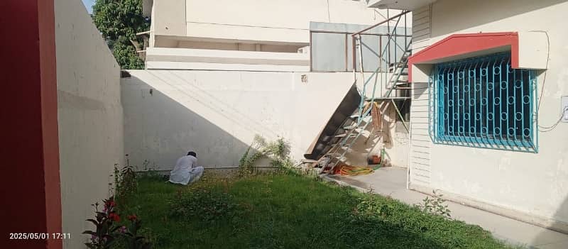 Office Of 400 Square Yards Available For rent In Gulshan-e-Iqbal - Block 5 18
