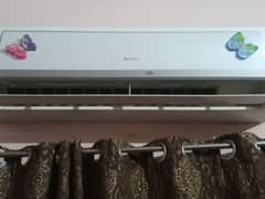 Gree Ac Dc Inverter 1.5-Ton