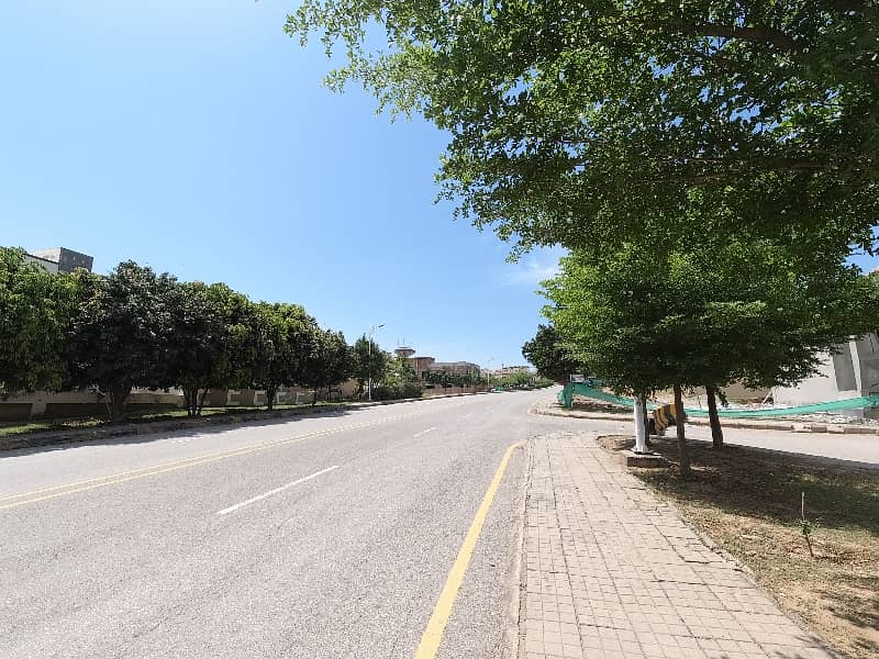 12 Marla 3 Side Open D Block Plot For Sale 3