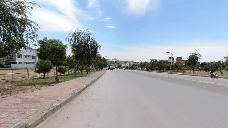 12 Marla 3 Side Open D Block Plot For Sale 7