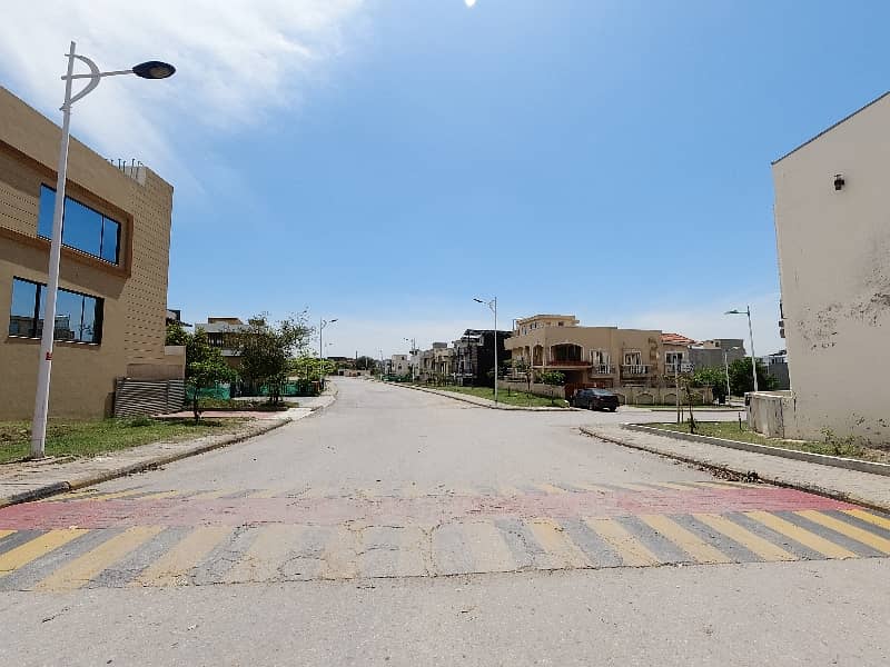 12 Marla 3 Side Open D Block Plot For Sale 8