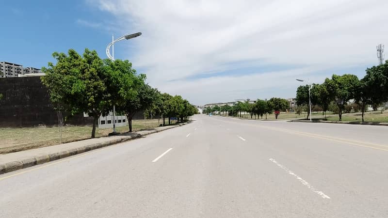 12 Marla 3 Side Open D Block Plot For Sale 2