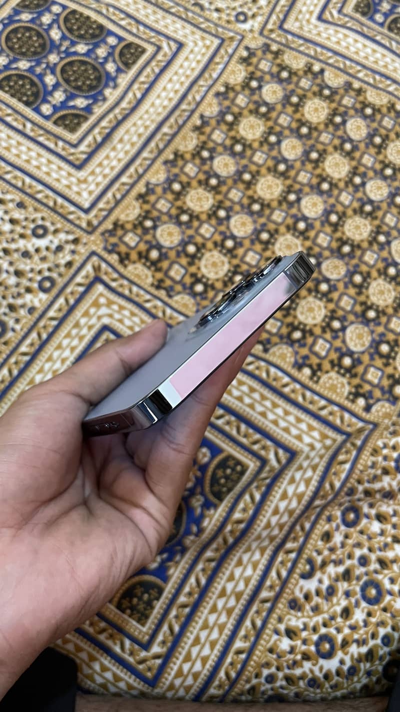 iPhone 13 Pro 6
