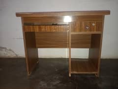 COMPUTER TABLE