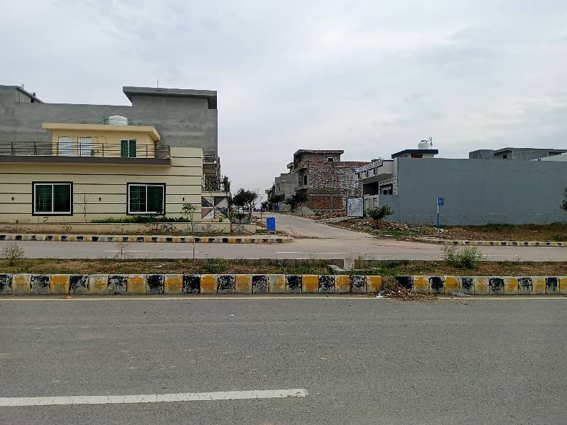 Ideal Location Plot For Sale 5