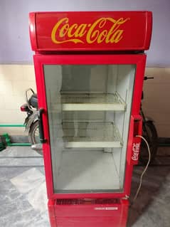 Medium Size Chiler Urgent For Sale