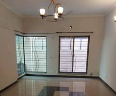 House For Grabs In 10 Marla Lahore