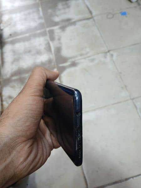 condition 10by10 8/128 ram memry under display finger sensor with box 1