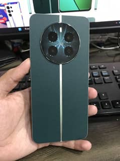 Realme 12+ 5g  . . . 8/256 . . . 10/10 . . . full box