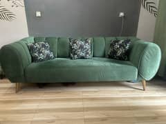 3.5 seater modern sofa with cushions