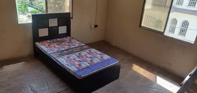 Single room with attached bath - prime location