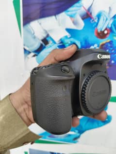 Canon 80D for sale 10/10 condition