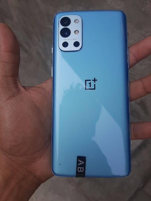 One Plus 9R -10/10  Condition 12RAM-256ROM 12