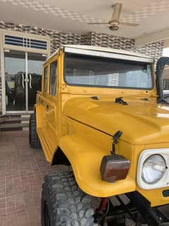 Toyota bj 40 Land Cruiser jeep