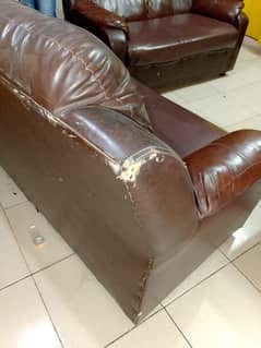 Condition Use he Spring Bilkul Ok he Bethne me ache hain Frnds