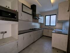5 MARLA UPPER PORTION LIKE NEW